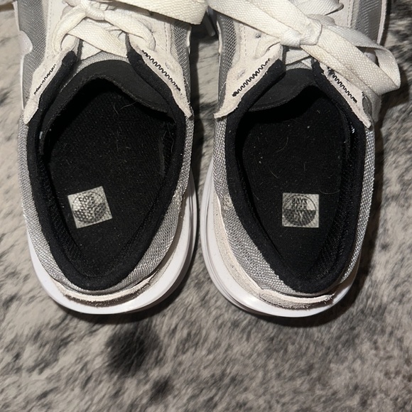 Nike waffle run super cute tan shoes - Picture 2 of 3